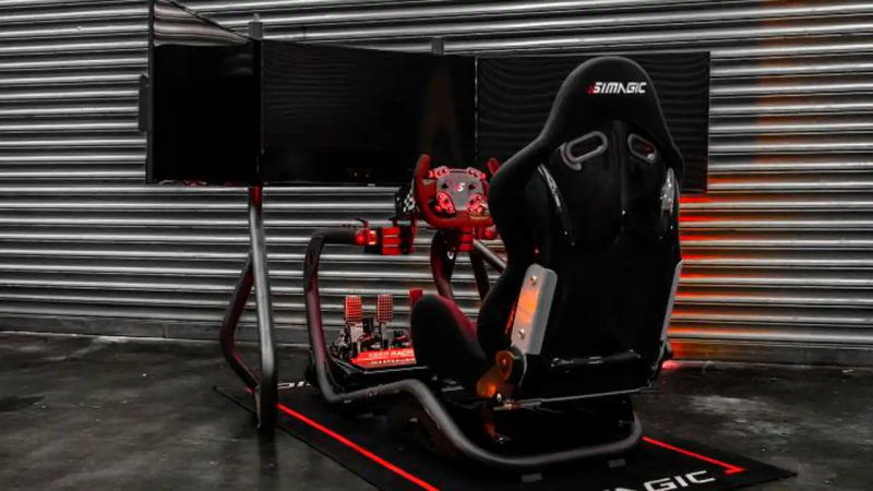 Simagic —  популярный производитель товаров для гоночных симуляторов