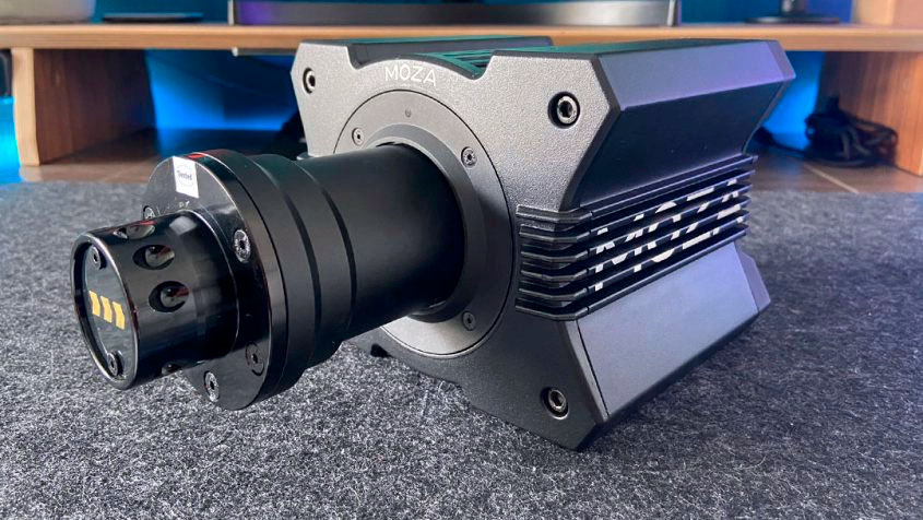 Обзор и сравнение рулевых баз MOZA R5, R9 и R12